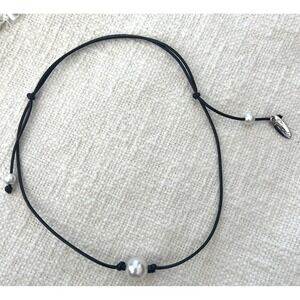 Plunder Single Pearl Choker Necklace Adjustable